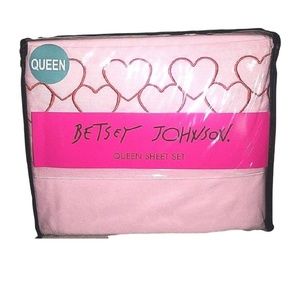 Betsey Johnson Queen Sheet Set Pink Hearts